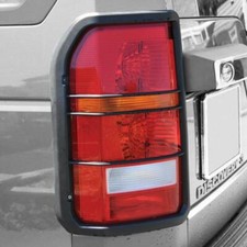 LAND ROVER DISCOVERY 3 REAR LIGHT LAMP GUARDS PAIR - VUB501380