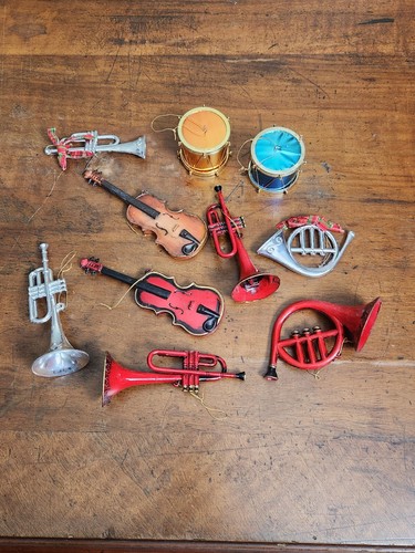 Plastic musical instruments - plastic,