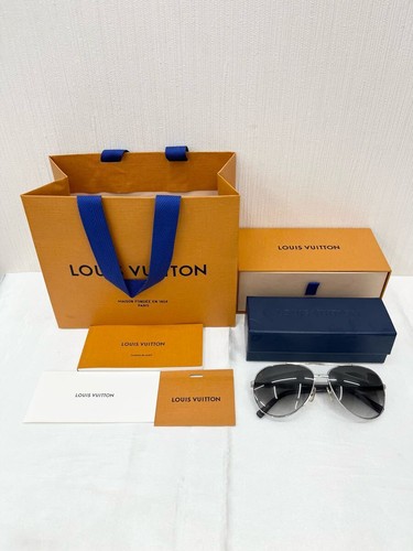 Louis vuitton attitude pilot - louis,