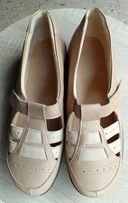 SANDPIPER SIZE 8.5 WIDE FIT