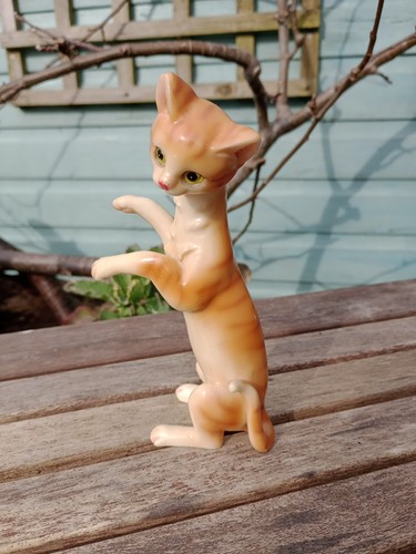 Vintage resin long necked cat - vintage,