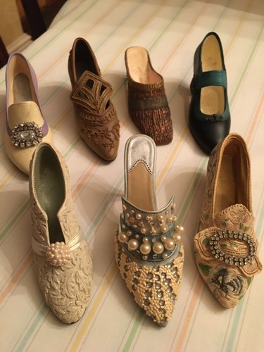 Just the right shoe 11 - right, x