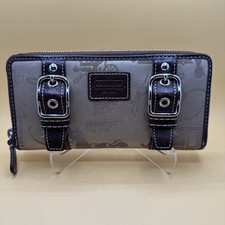 Coach Carriage Signature Zoe