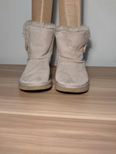 Women ugg boots used mini - used,