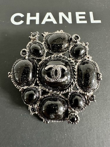 Chanel black glitter gripoix - black,