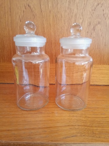 Pair vintage habitat ground - of,