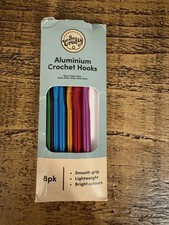 So Crafty Aluminium Crochet Hooks Set Of 8 In VGC