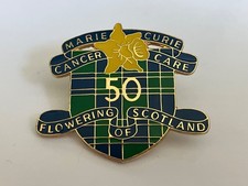 MARIE CURIE FLOWERING OF SCOTLAND ENAMEL PIN BADGE 35MM