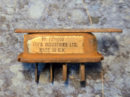 Smiths voltage stabiliser - voltage,