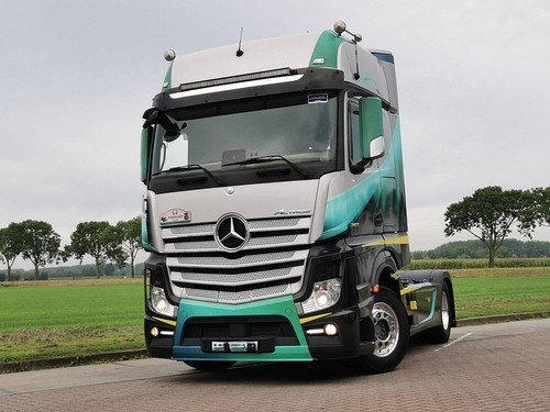 Mercedes actros 1863 exhaust - mercedes,