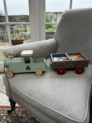 Tri ang wooden train - tri-ang,