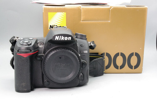Nikon d7000 dslr camera body - dslr,