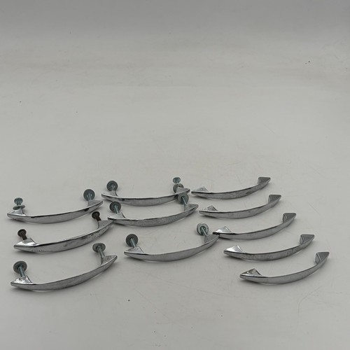 True vtg chrome cabinet - chrome,