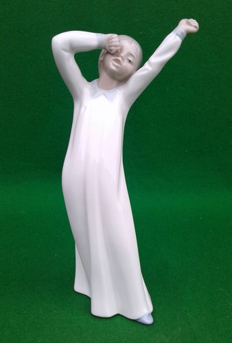 Lladro nao yawning boy - -,