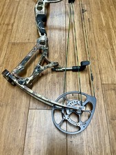 Bear Motive 7 60-70# Realtree