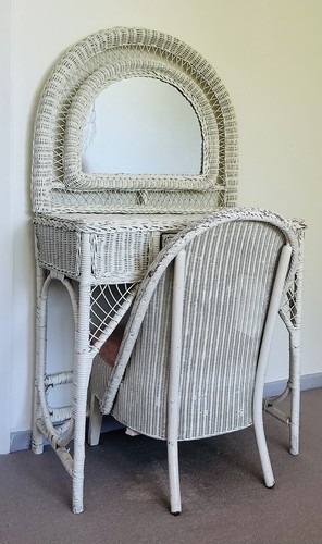 Vintage wicker dressing - wicker,