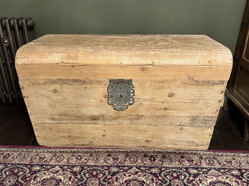 Dome top trunk - top, century