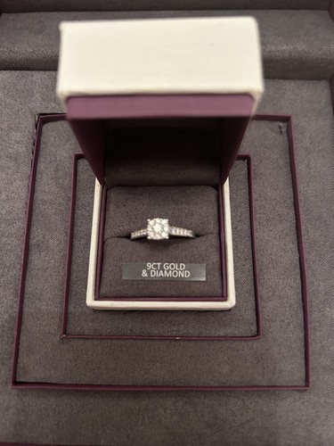 9ct white gold - 9ct,