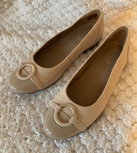 Clarke beige wide fit low - wide,