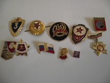 JOB LOT OF RUSSIAN PIN BADGES.