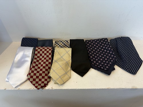 Men ties bow - bow, bundle