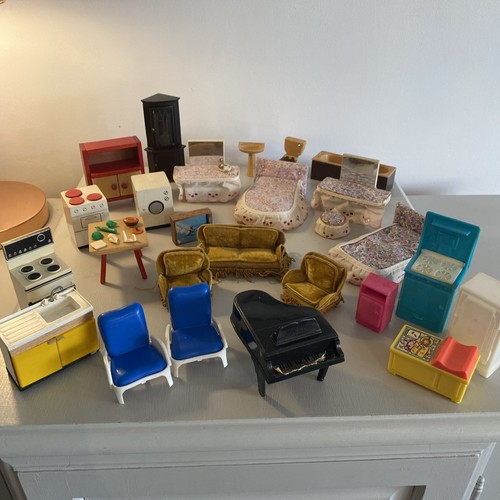 Vintage dolls house - house, furniture