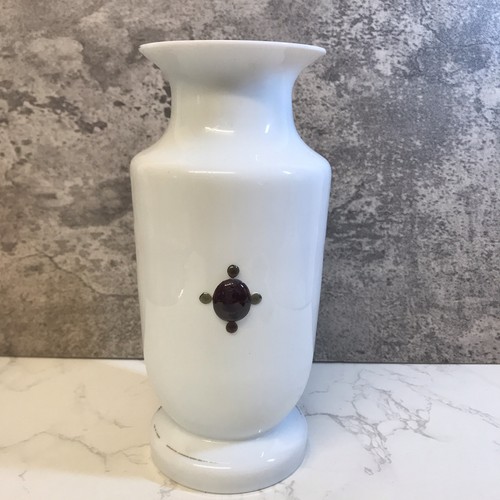 Old milk glass vase white - old,
