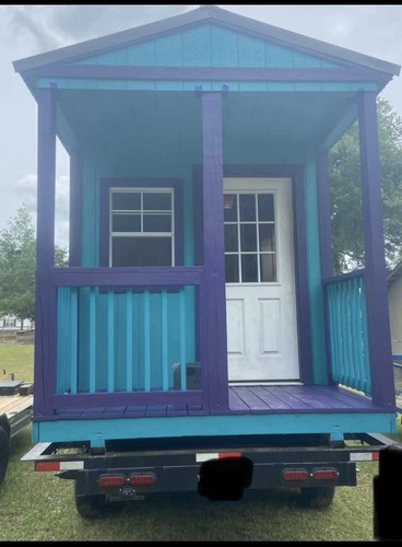 Tiny house concession - house, food