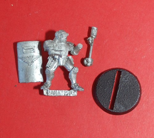 Necromunda fanatic adeptus - necromunda,