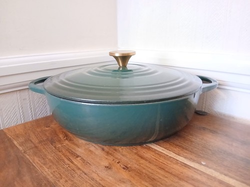 Unmarked creuset style - le,