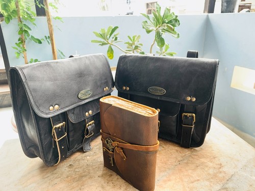 Genuine leather messenger - 11",