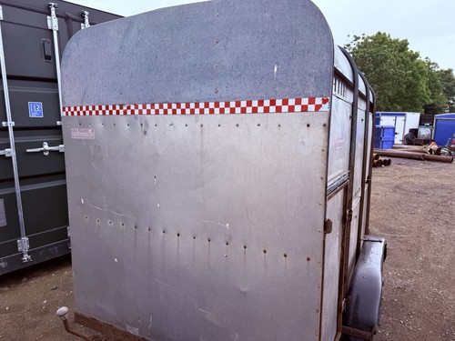 Ifor williams livestock barn - williams,