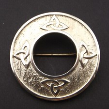 BROOCH large circular brooch Ortak Tristkelion design textured sterling silver