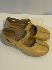 Hotter shake mustard yellow
