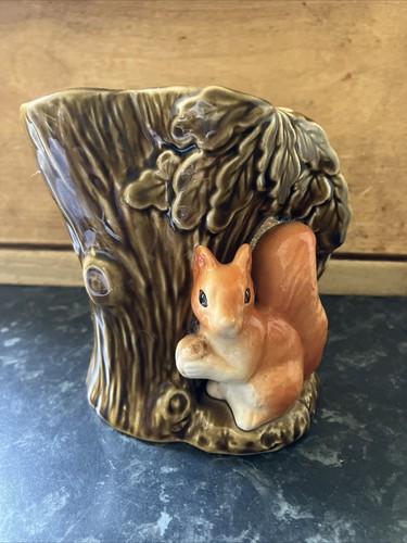 Vintage sylvac red squirrel - red,