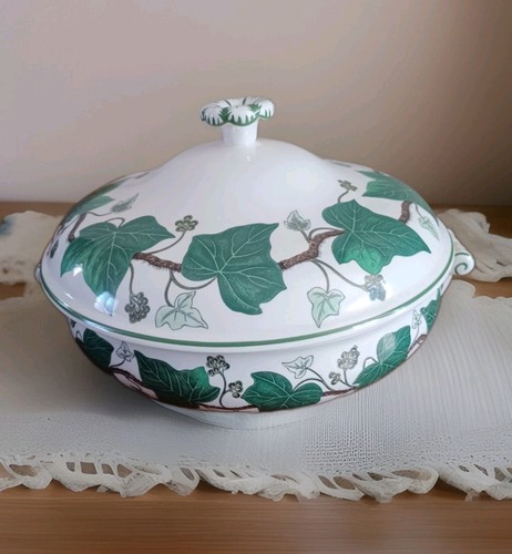 Wedgwood napoleon ivy - ivy, “