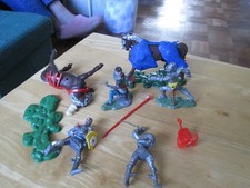 SELECTION OF BRITAINS SWOPPET KNIGHT SPARES