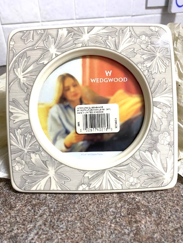 Wedgwood 4x4 photo - wedgwood, 4x4"