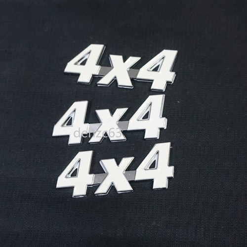 White 4x4 chrome small - 3x,