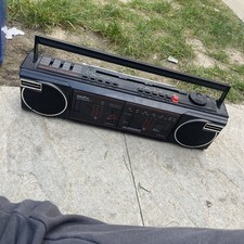 Vintage Saisho T404 Radio
