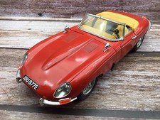 Burago 1/18 ~ 1961 Jaguar E-Type Roadster ~ Diecast Model