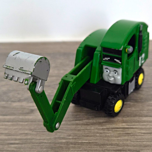 Ertl thomas the tank engine - thomas, &