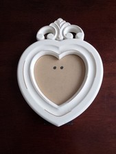 White wooden heart-shaped photo picture frame 5x5" *used but good condition*
