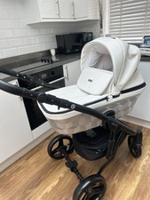 Mee Go Milano Quantum White Leatherette Special Edition Ex Display