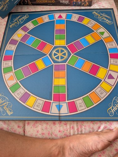 Trivial pursuit classic - trivial,
