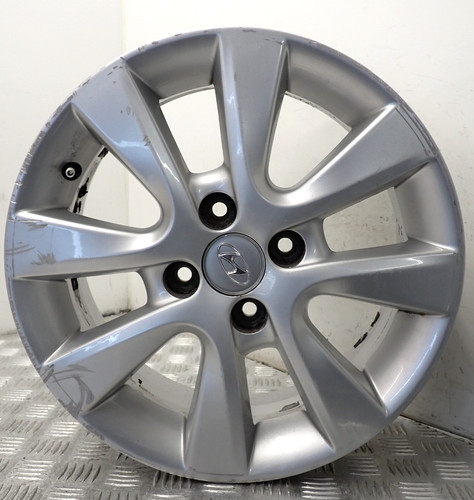 Hyundai i20 silver alloy - 15",
