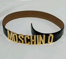 Moschino Redwall