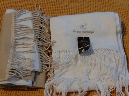 Beautiful soft knit scarfs - x,