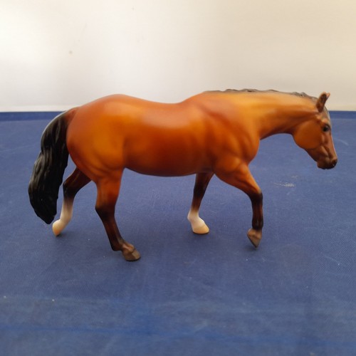 Breyer model horse stablemate - horse,