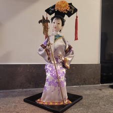35 cm tall Japanese Geisha doll in traditional Kimono on stand